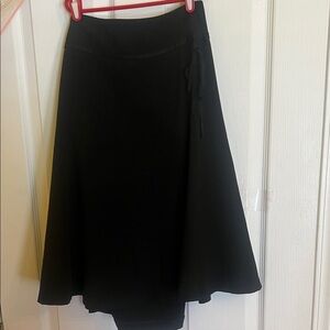 Chic Black Knee length side zip Skirt   With bow. Detail for Women sz14